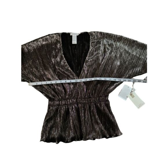 NWT Good American Plissé Deep V-Neck Dolman Sleeve Top Chrome MSRP $129 - Picture 5 of 6